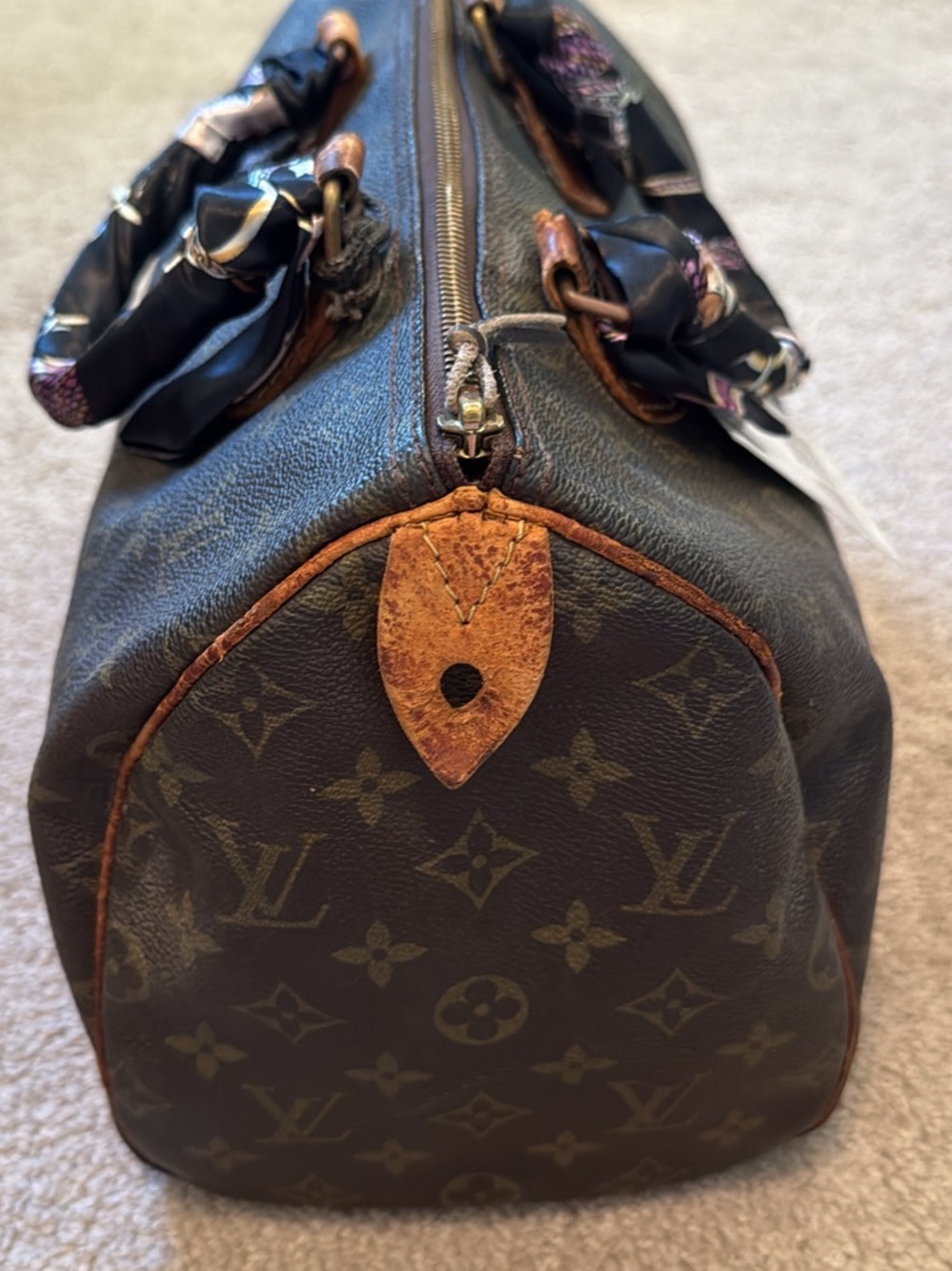 Louis Vuitton speedy 30 Monogram Tote with Black Scarf-Wrapped Handles - Picture 4 of 11